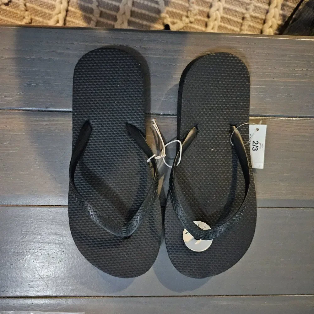 Old Navy Boys Milk Black Slip On Ankle Strap Flip Flop Flat Sandal Size 2/3